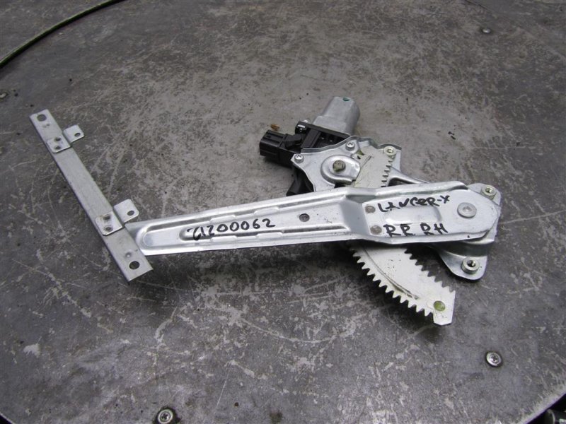 Запчасть стеклоподъемник задний правый MITSUBISHI LANCER X 10 15-17 2017 Седан 2.0 5743A254 Б/У Стеклоподъемник задний правый MITSUBISHI LANCER X 10 15-17 2017 Седан 2.0 5743A254 Б/У