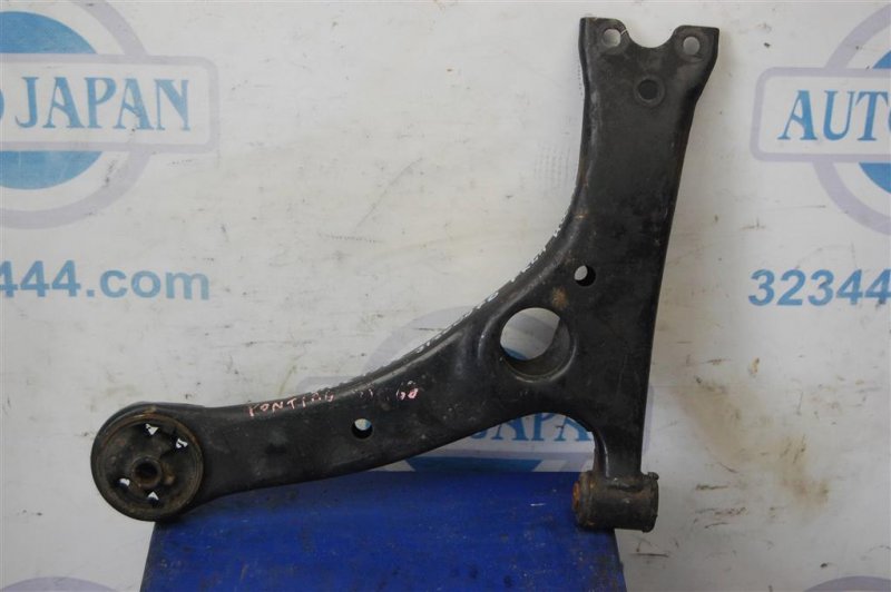 Рычаг передней подвески нижний передний левый TOYOTA MATRIX 02-08 Хетчбек 1.8 Рычаг передней подвески нижний передний левый TOYOTA MATRIX 02-08 Хетчбек 1.8