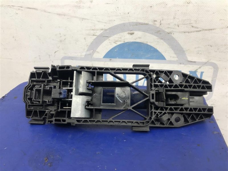 Ручка двери наружная задняя левая JETTA USA 10-17 2013 162 2.5 CBUA