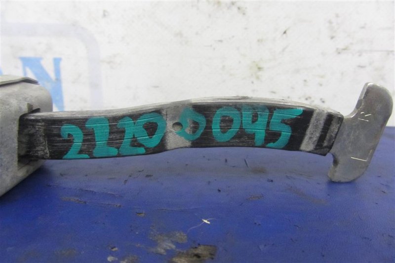 Ограничитель двери задний правый AURIS 06-12 Ограничитель двери задний правый AURIS 06-12