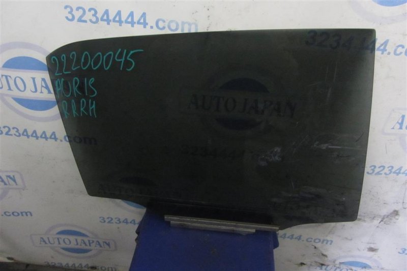 Стекло двери заднее правое TOYOTA AURIS 06-12 68103-02210 Б/У