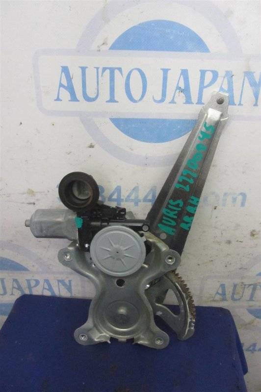 Стеклоподъемник задний правый TOYOTA AURIS 06-12 69803-12180 Б/У