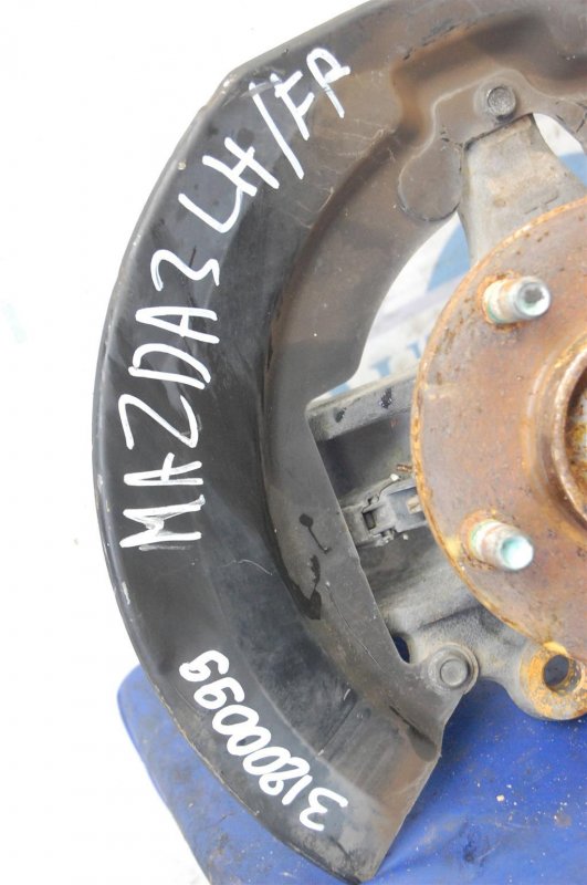 Кулак поворотный передний левый MAZDA 3 BL 09-13 Кулак поворотный передний левый MAZDA 3 BL 09-13