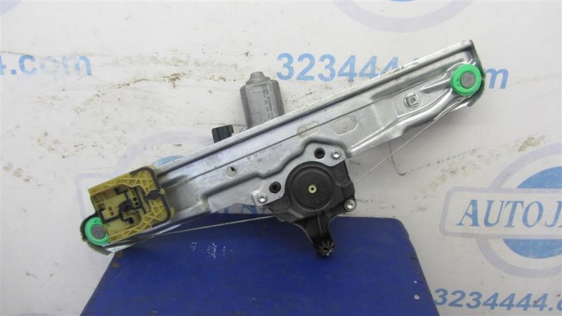 Запчасть стеклоподъемник задний правый FORD FOCUS 10-18 2013 Седан 2.0 CM5Z-5827000-A Б/У Стеклоподъемник задний правый FORD FOCUS 10-18 2013 Седан 2.0 CM5Z-5827000-A Б/У