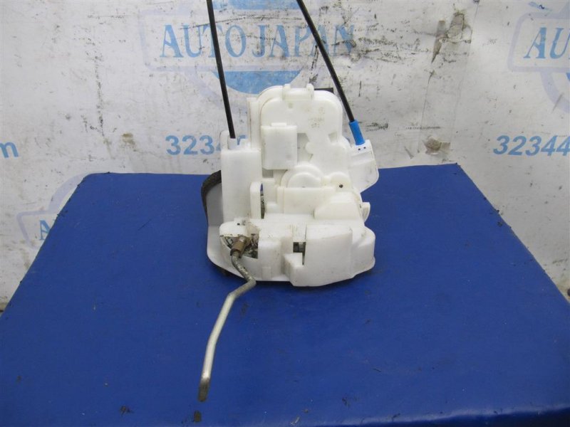 Замок двери передний правый SUBARU LEGACY 09-15 BM 2010 Седан 2.5 EJ253 61032AJ00A Б/У