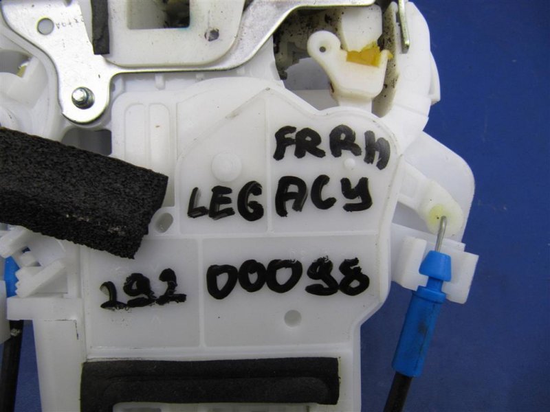 Замок двери передний правый LEGACY 09-15 BM 2010 Седан 2.5 EJ253