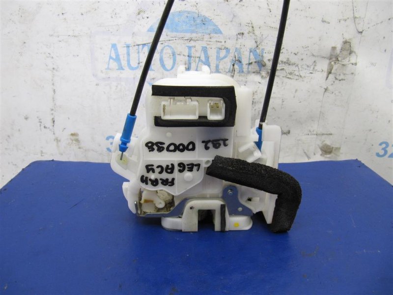 Замок двери передний правый SUBARU LEGACY 09-15 BM Седан 2.5 EJ253