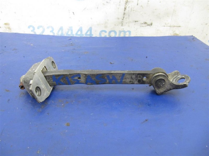 Запчасть ограничитель двери передний правый SUZUKI KIZASHI 09-14 2010 Седан 2.4 81810-57L01 Б/У Ограничитель двери передний правый SUZUKI KIZASHI 09-14 2010 Седан 2.4 81810-57L01 Б/У