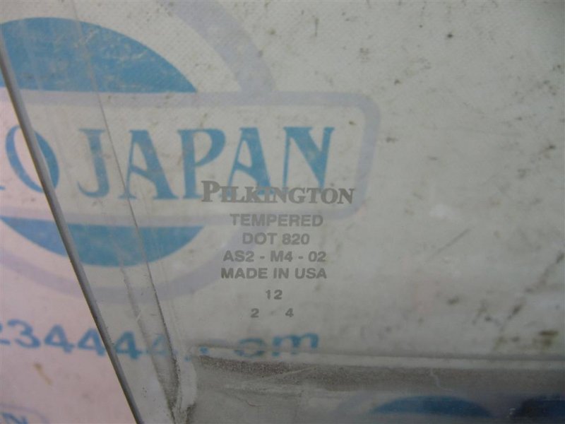 Стекло двери переднее правое SUZUKI KIZASHI 09-14 Седан 2.4