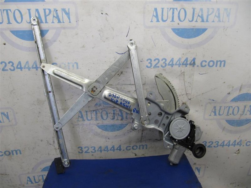 Стеклоподъемник передний правый SUZUKI KIZASHI 09-14 2010 Седан 2.4 8340157L01 Б/У