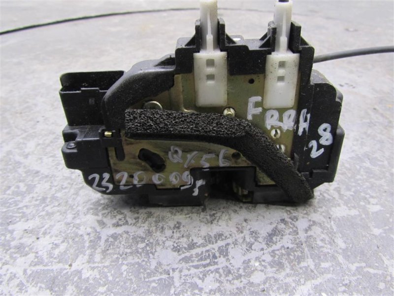 Замок двери передний правый INFINITI QX56 / TITAN / ARMADA 04-16 2005 Внедорожник 5.6 80500-ZC200 Б/У