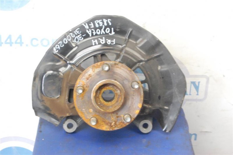 Кулак поворотный передний правый TOYOTA CAMRY 30 02-06 43211-39045 Б/У