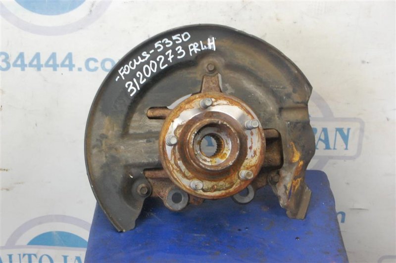Кулак поворотный передний левый FOCUS 10-18 2013 Седан 2.0