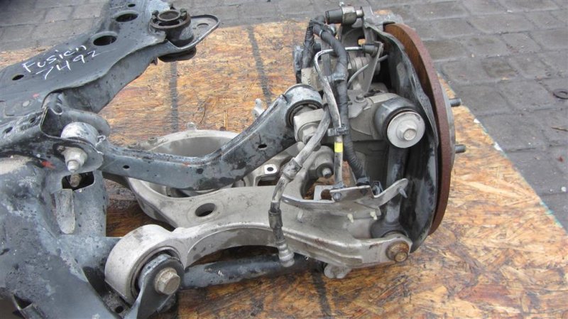 Балка задней подвески FUSION 14- 2014 Седан 2.5 Балка задней подвески FUSION 14- 2014 Седан 2.5