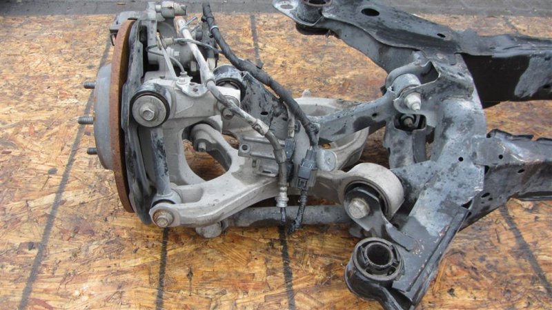 Балка задней подвески FUSION 14- 2014 Седан 2.5 Балка задней подвески FUSION 14- 2014 Седан 2.5