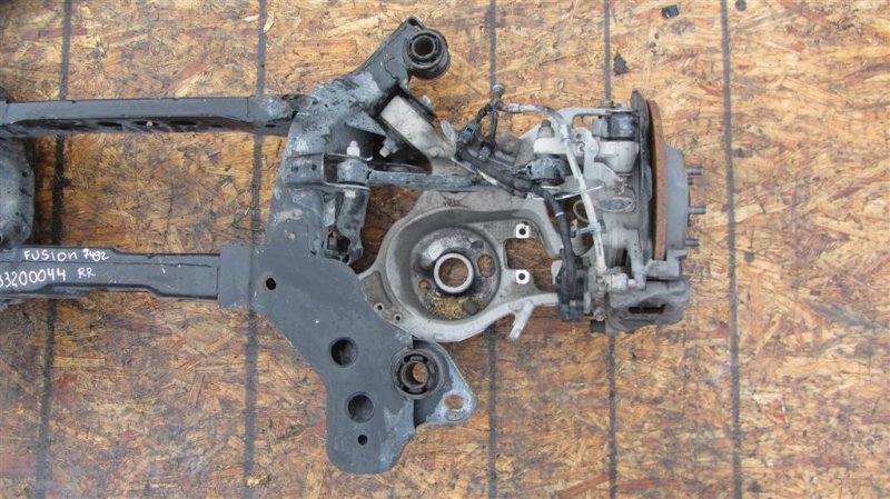 Балка задней подвески FUSION 14- 2014 Седан 2.5 Балка задней подвески FUSION 14- 2014 Седан 2.5