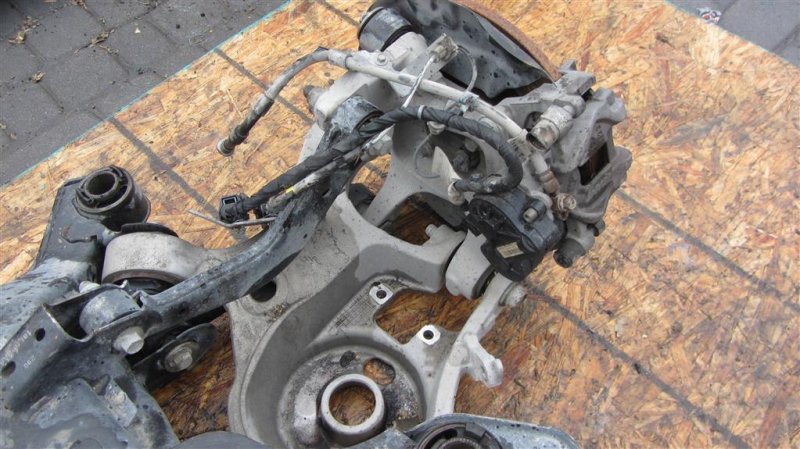 Балка задней подвески FUSION 14- 2014 Седан 2.5 Балка задней подвески FUSION 14- 2014 Седан 2.5