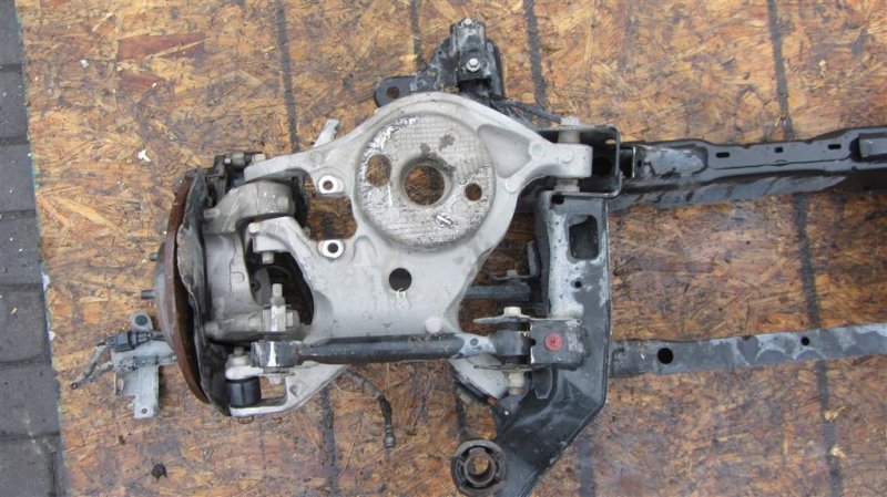 Балка задней подвески FUSION 14- 2014 Седан 2.5 Балка задней подвески FUSION 14- 2014 Седан 2.5