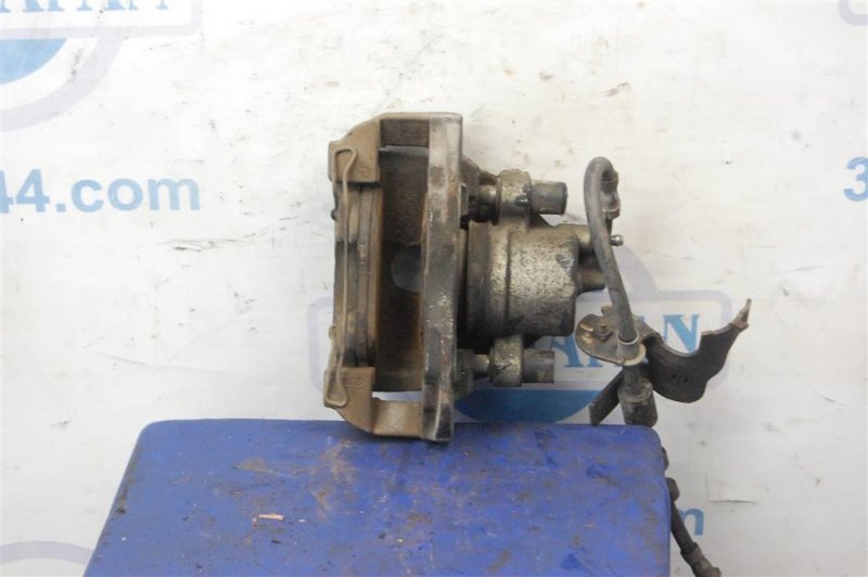 Суппорт тормозной передний левый FORD FOCUS 10-18 Седан 2.0