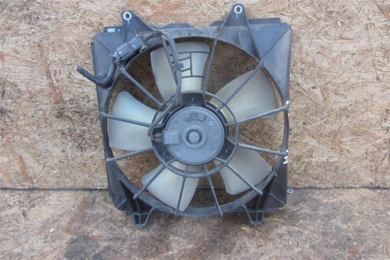 Диффузор вентилятора основного радиатора HONDA CIVIC 4D 06-11 FD 19015-RRA-A01 Б/У