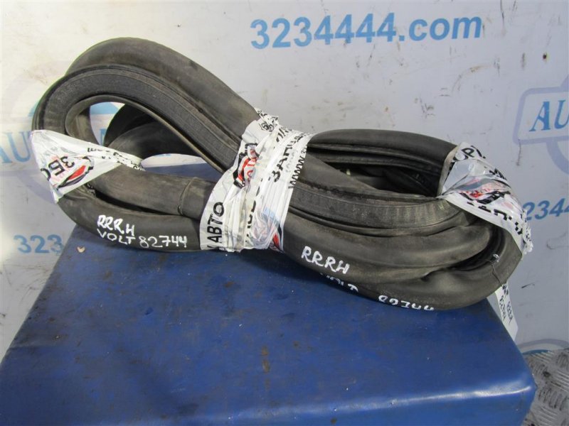 Уплотнитель двери CHEVROLET VOLT 10-15 2013 1.4 LUU 22960753 Б/У