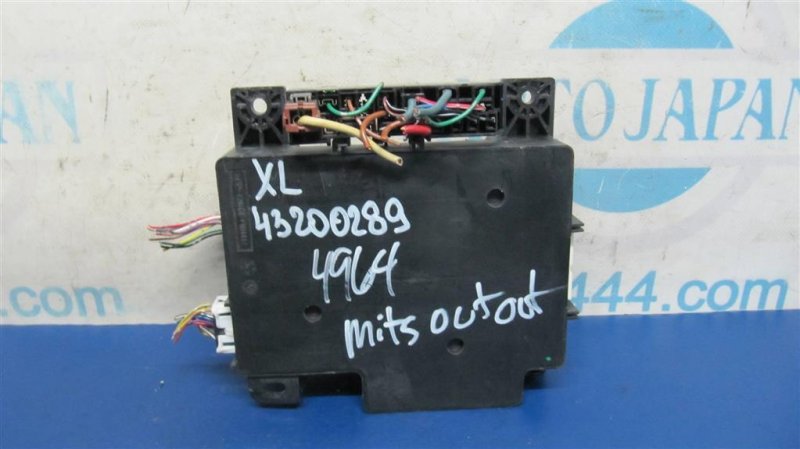 Блок предохранителей салон OUTLANDER XL 05-13 2010 Внедорожник 2.4