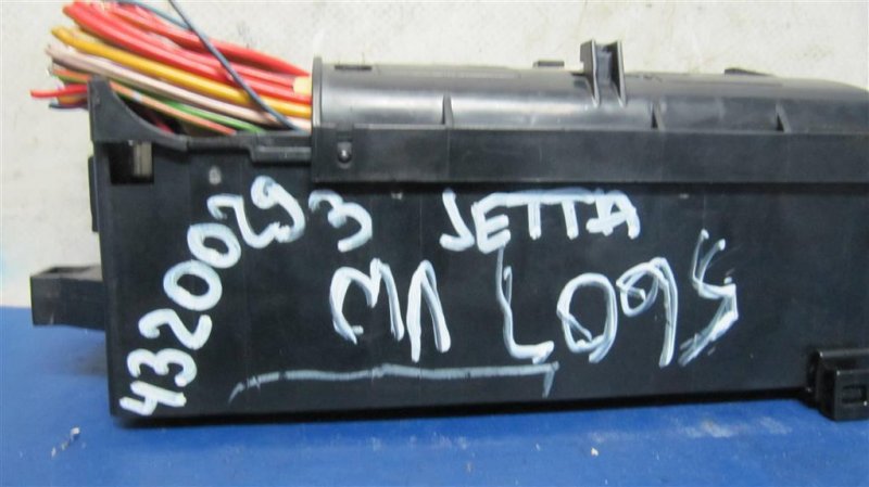 Блок предохранителей моторный отсек JETTA USA 10-17 2014 162 1.8 CPRA