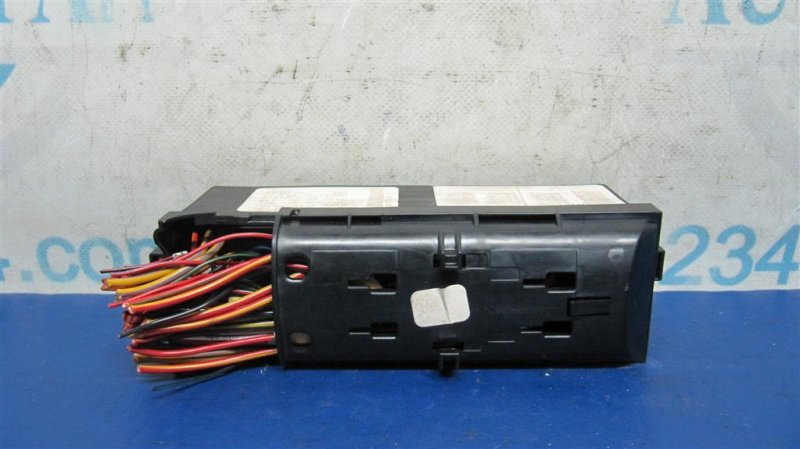 Блок предохранителей моторный отсек VOLKSWAGEN JETTA USA 10-17 162 1.8 CPRA