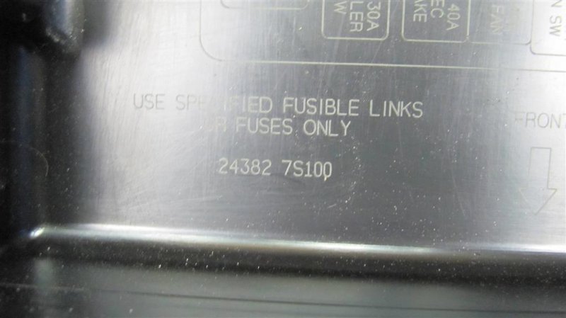 Блок предохранителей моторный отсек QX56 / TITAN / ARMADA 04-16 2005 Внедорожник 5.6