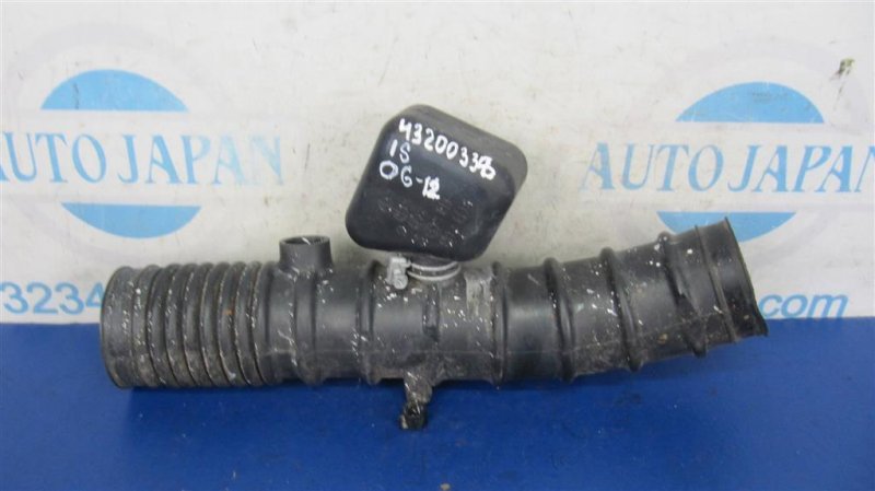 Патрубок воздушного фильтра LEXUS IS250/350 05-13 17881-31120 Б/У