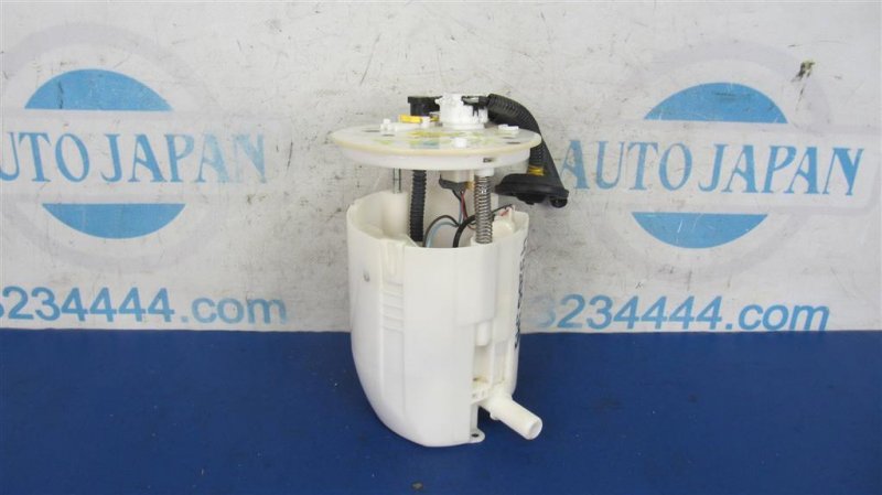 Топливный насос TOYOTA VENZA 09-16 77020-0T010 Б/У