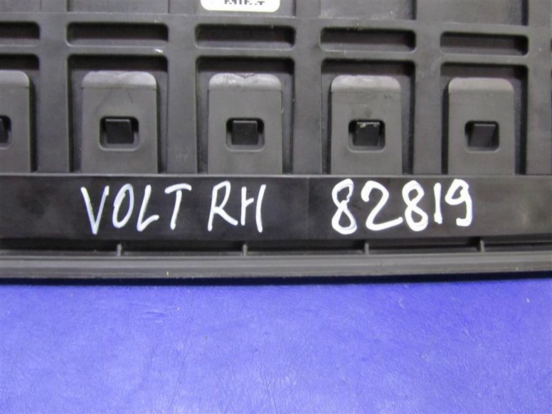 Подушка безопасности в колени правая VOLT 10-15 2013 1.4 LUU