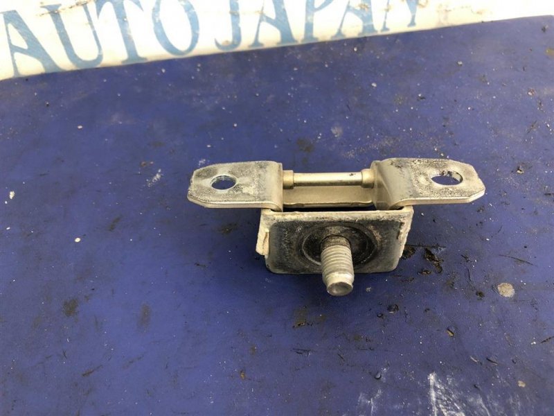 Петля крышки багажника левая TIIDA/VERSA C11 04-11