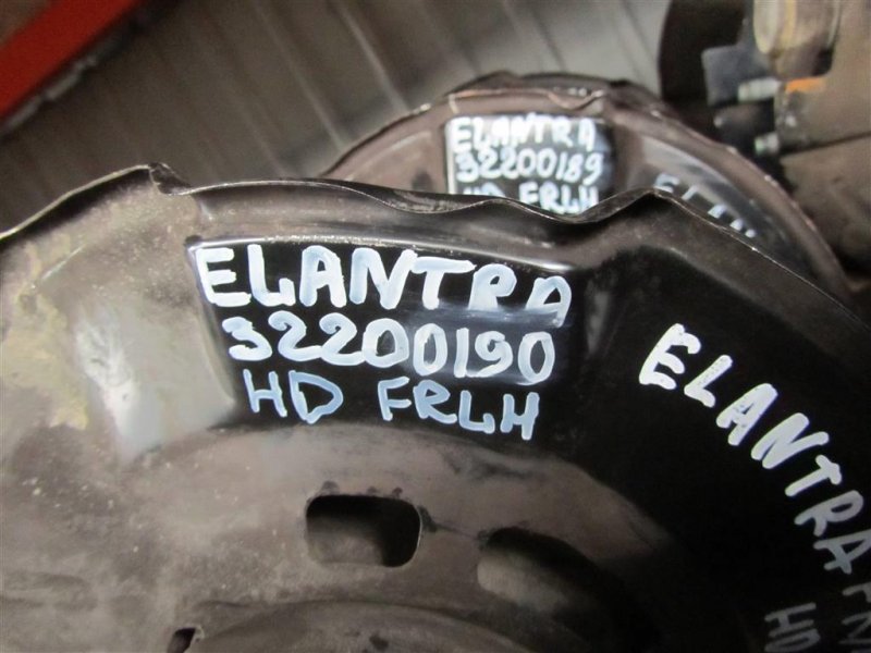 Кулак поворотный передний левый ELANTRA HD 06-11