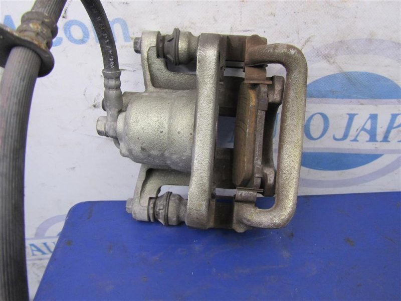 Суппорт тормозной задний левый TOYOTA VENZA 09-16 AGV10 2.7 1ARFE