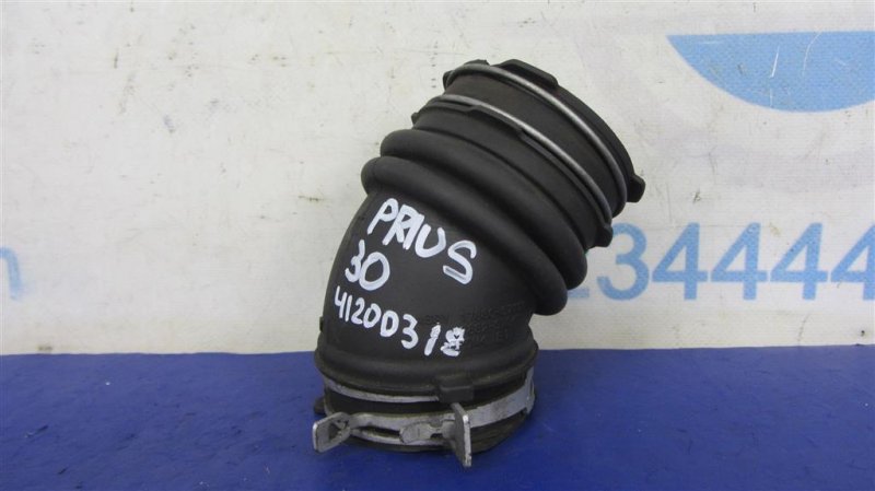 Патрубок воздушного фильтра TOYOTA PRIUS - 30 09-17 17882-37040 Б/У