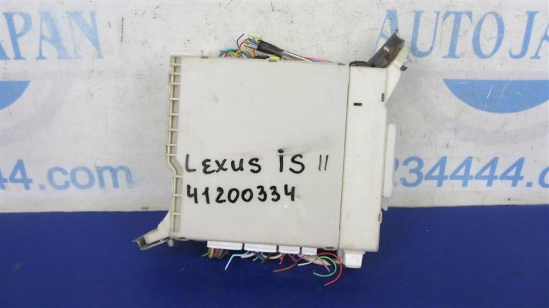 Запчасть блок предохранителей салон LEXUS IS250/350 13-20 82672-63060 Б/У Блок предохранителей салон LEXUS IS250/350 13-20 82672-63060 Б/У