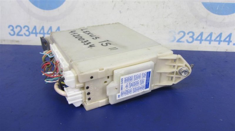 Блок предохранителей салон LEXUS IS250/350 13-20 Блок предохранителей салон LEXUS IS250/350 13-20