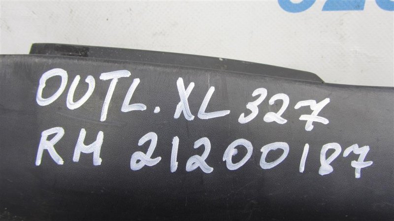 Накладка порога наружная левая OUTLANDER XL 05-13 2007 Внедорожник 3.0