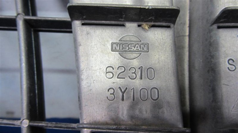 Решетка радиатора MAXIMA A33 99-02