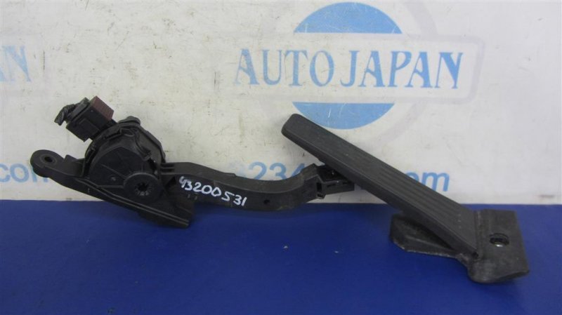 Педаль газа KIA FORTE YD 12- 2016 Седан 1.8 32700-3X100 Б/У