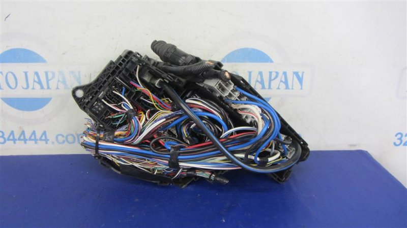 Блок предохранителей моторный отсек GS350 GS300 05-11 Блок предохранителей моторный отсек GS350 GS300 05-11