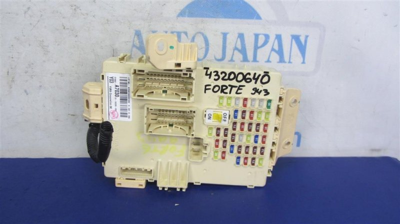 Запчасть блок предохранителей салон KIA FORTE YD 12- 2016 Седан 1.8 91950-A7030 Б/У Блок предохранителей салон KIA FORTE YD 12- 2016 Седан 1.8 91950-A7030 Б/У