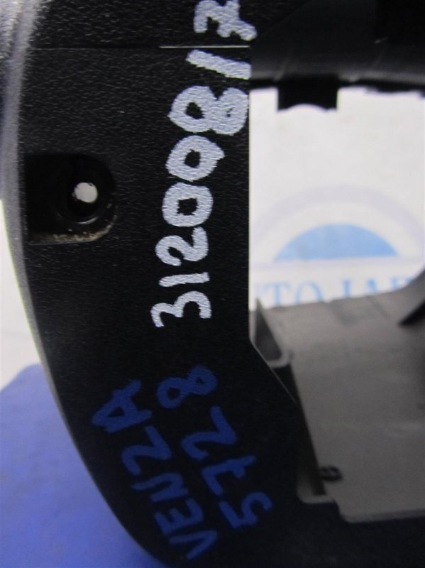 Кожух рулевой колонки VENZA 09-16 2010 AGV10 2.7 1ARFE