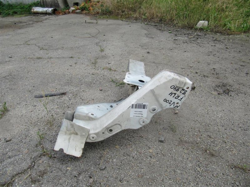 Передняя часть левая NV200 USA 13-