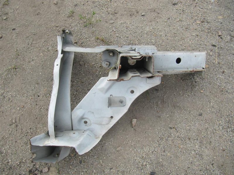 Передняя часть левая NV200 USA 13-