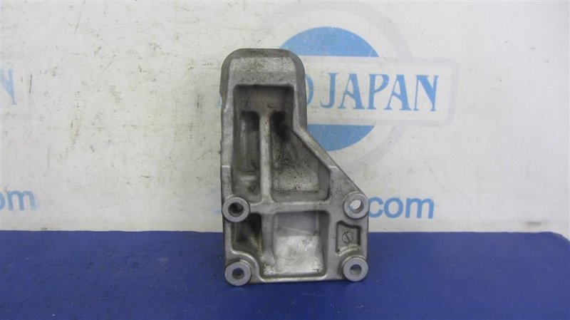 Кронштейн опоры двигателя левый INFINITI M35/M45 04-10 VQ35