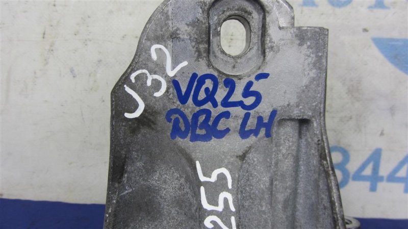 Кронштейн двигателя передний TEANA J32 08-14 vq25