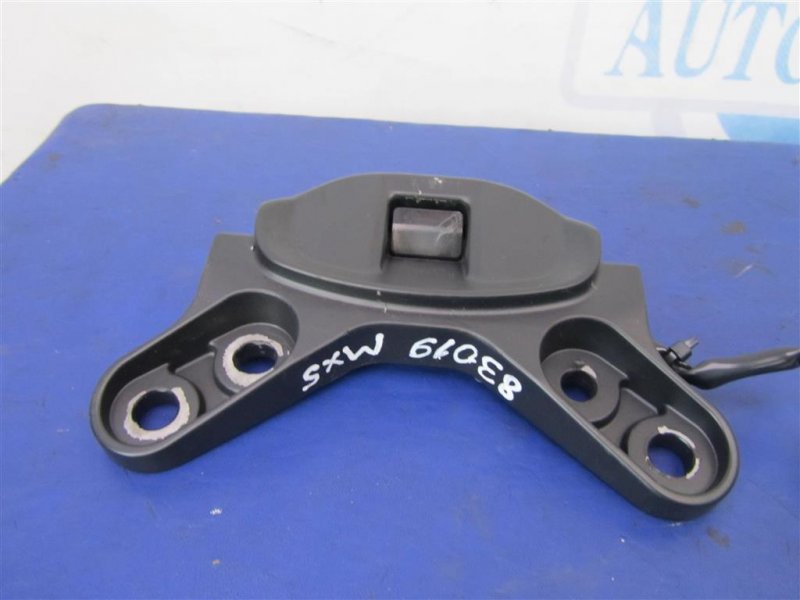 Кнопка открывания багажника внутренняя MAZDA MX-5 15- COUPE 2.0 Кнопка открывания багажника внутренняя MAZDA MX-5 15- COUPE 2.0