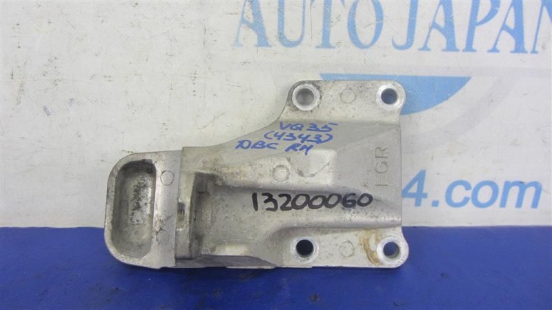 Кронштейн опоры двигателя правый INFINITI M35/M45 04-10 2006 Седан 3.5 VQ35DE 11232-EG001 Б/У